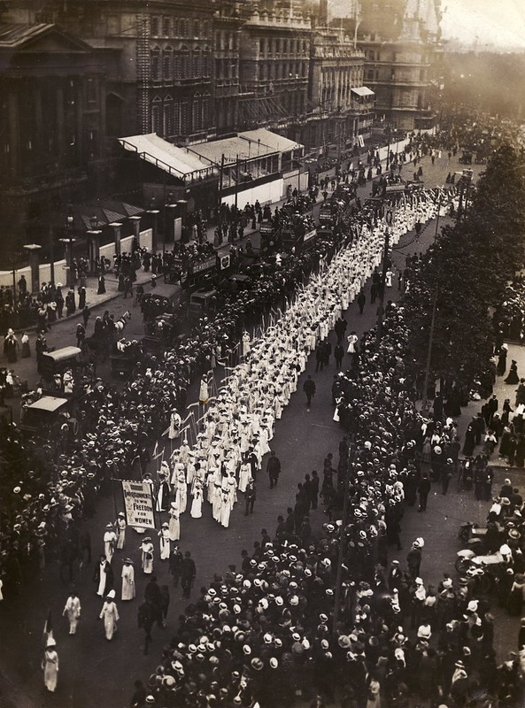 03_Women's Coronation Procession_1911_flickr