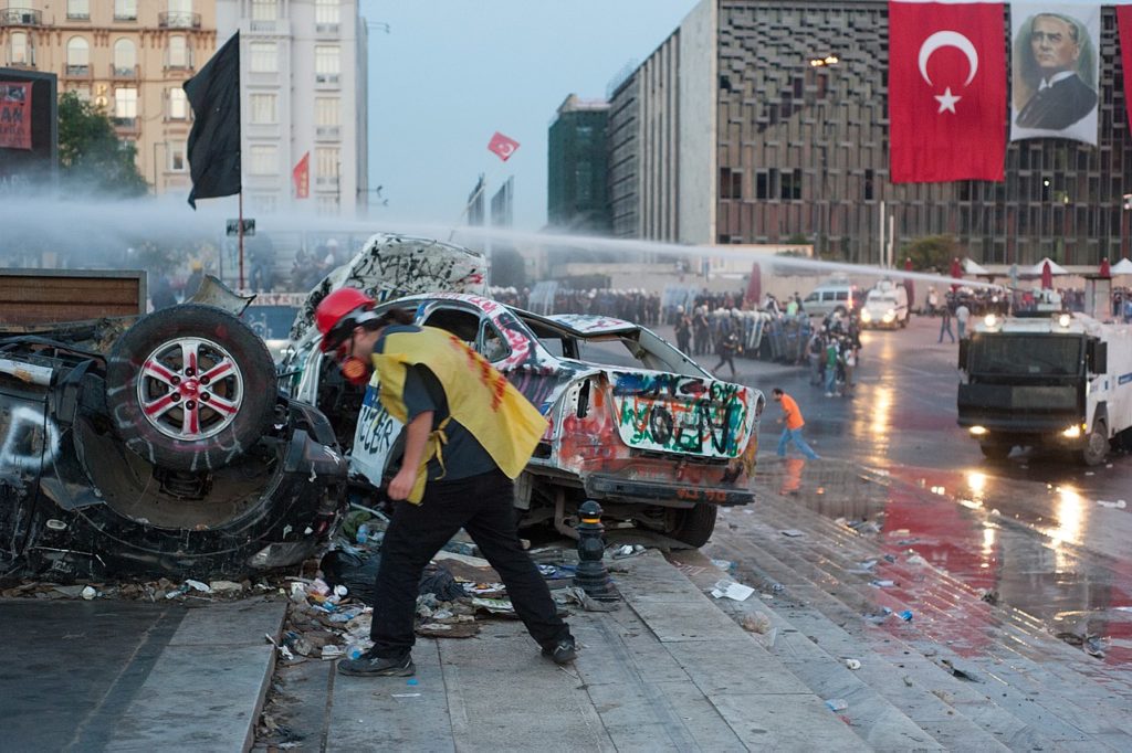 03_Taksim_square_cleaning_Events_of_June_16_2013_Wikipedia