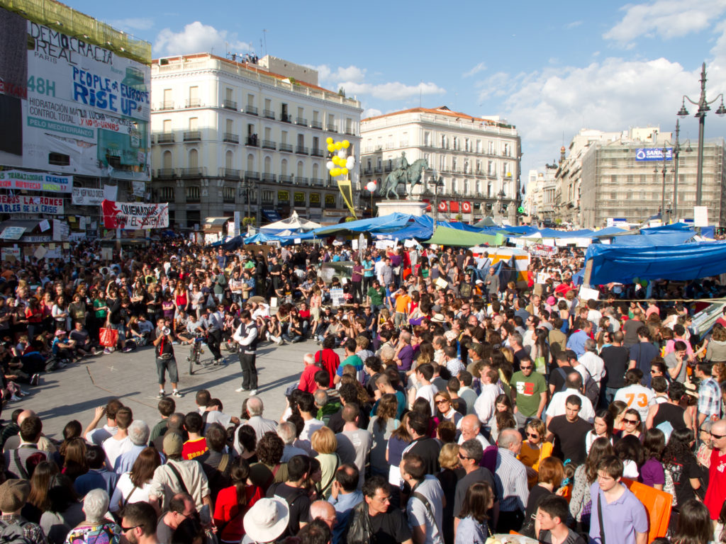 Bild 1 _ Protestas_Puerta_del_Sol_-_Madrid_-_mayo_2011_-_01